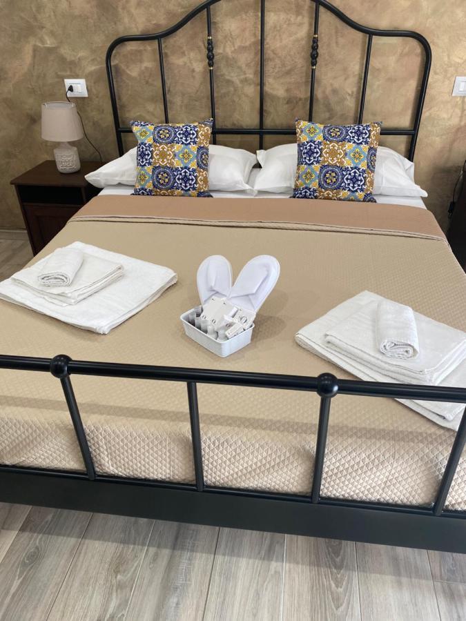 Maryam23 Bed & Breakfast Сиракуза Екстериор снимка