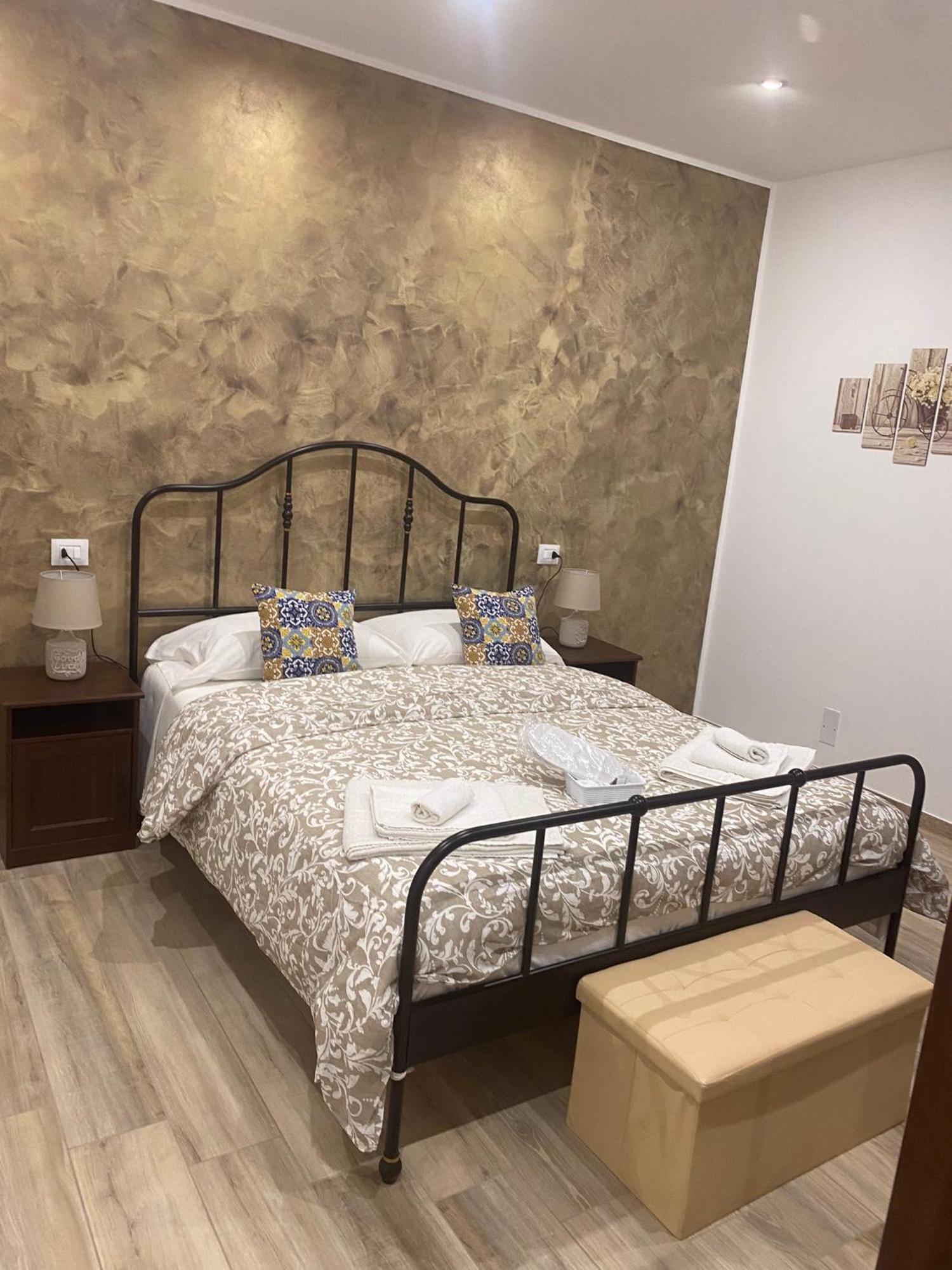 Maryam23 Bed & Breakfast Сиракуза Екстериор снимка